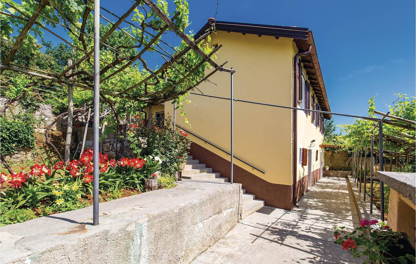 Urlaub am Meer: 1 km zum Strand, Klimaanlage, Terrasse und Parkplatz inklusive in Ika, Primorje-Gorski Kotar