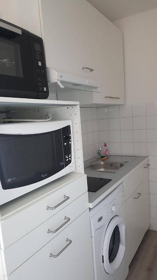 Gîte pour 2 personnes, avec piscine ainsi que jardin et terrasse à La Penne-sur-Huveaune - 4