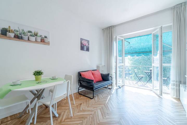 Apartamento entero, Apartamento de vacaciones para 4 personas con balcón/terraza in Asti, Asti (Municipio)