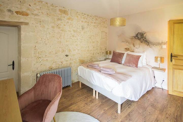 Large charming gîte with swimming pool * 10 pers* 2km Center Parcs in Morton, Loire-Tal