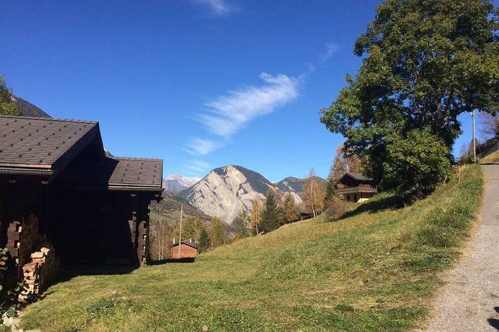 Cómodo chalet suizo en un entorno rural con magníficas vistas. in Verlonnaz, Orsières