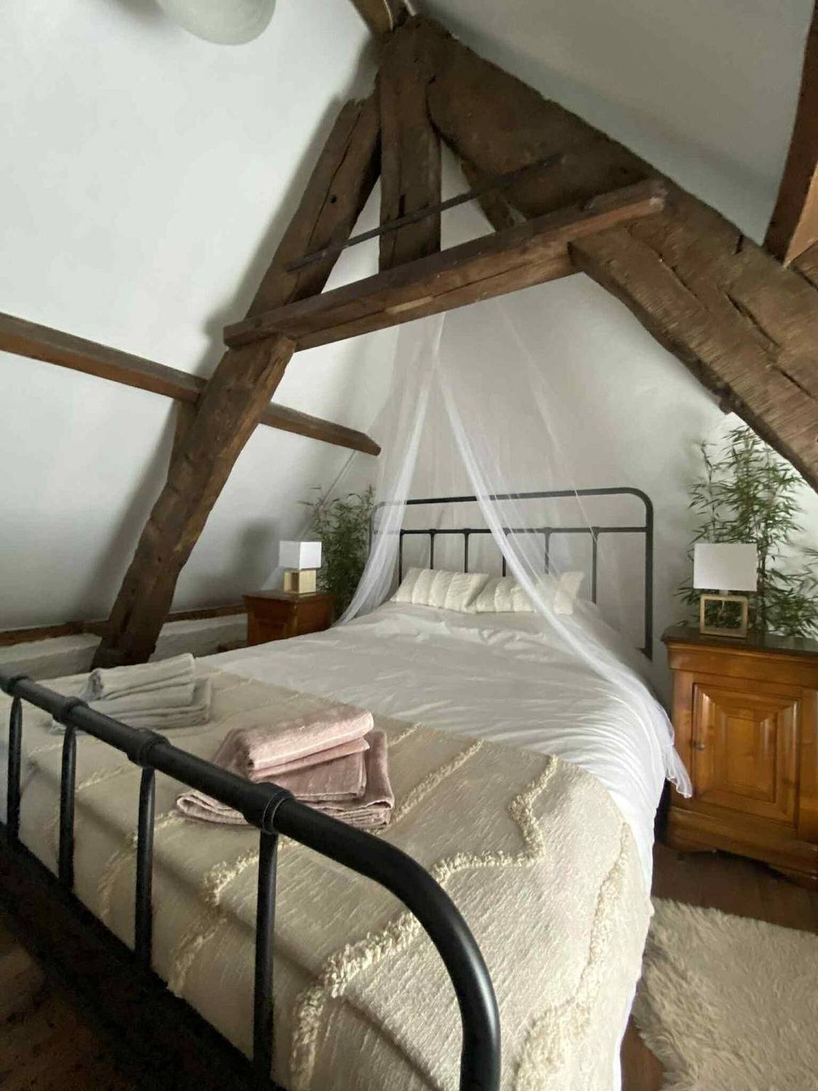 Apartamento 'Maison Lafosse' con terraza y jardín compartidos in Saint-Côme-du-Mont, Región de Saint-Lô