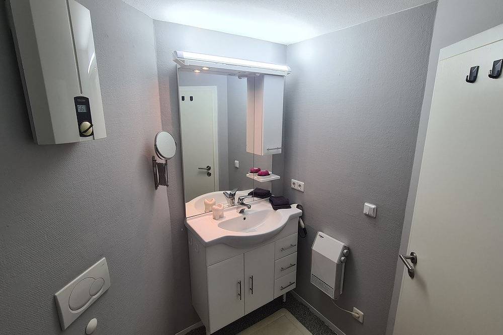 Ganze Wohnung, Skyview-Ferienwohnung mit Vollausstattung in Kell am See, Landkreis Trier-Saarburg