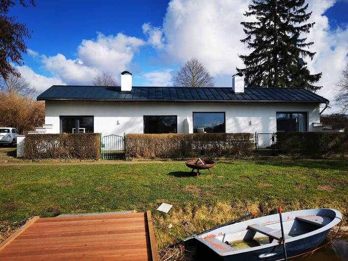 Ferienwohnung für 5 Personen, mit Sauna und Ausblick sowie Seeblick und Terrasse, mit Haustier - 1