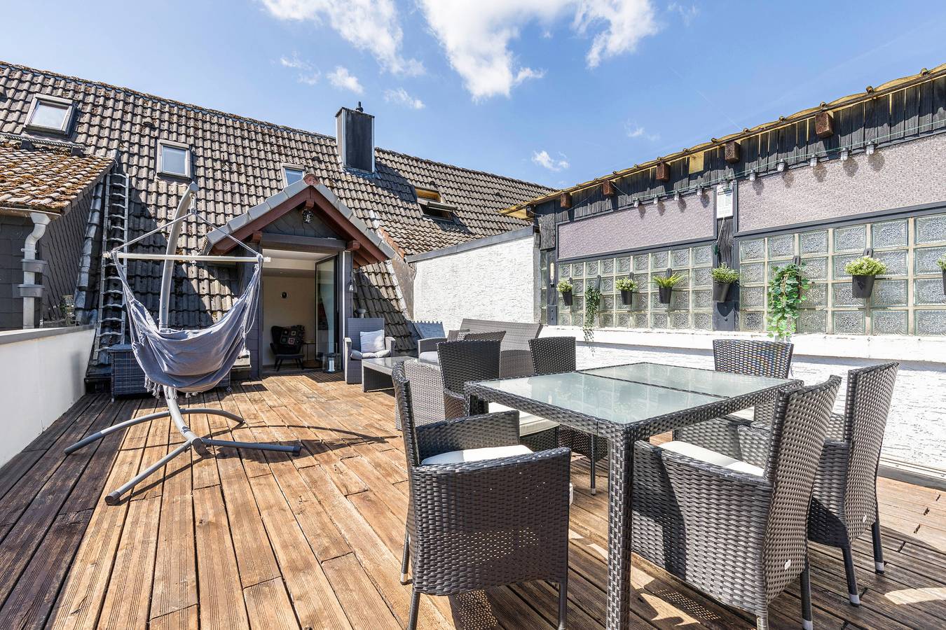 Ganze Wohnung, Ferienwohnung 'My Cocoon' mit privater Terrasse und Wi-Fi in Lüdenscheid, Märkischer Kreis