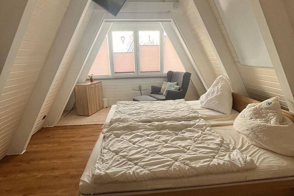 Haus Meerliebe-Butjadingen - Ferienhaus, Dusche, Wc, 3 Schlafräume in Fedderwardersiel, Butjadingen