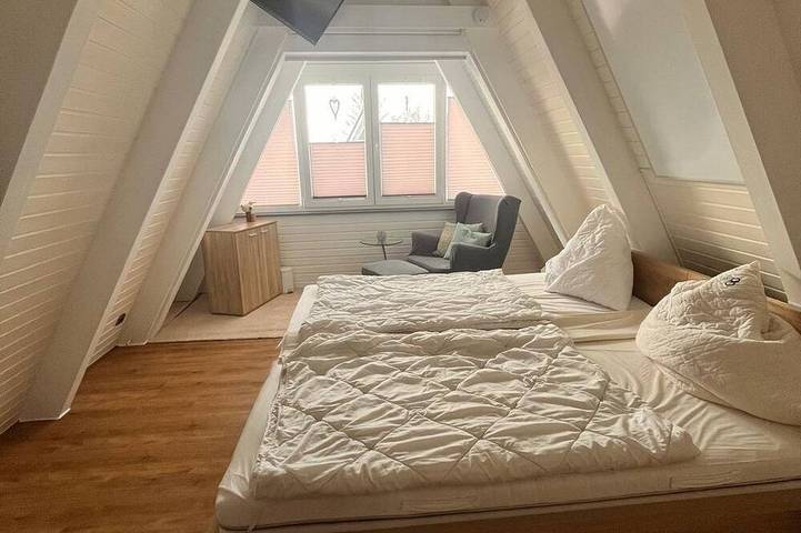 Haus Meerliebe-Butjadingen - Ferienhaus, Dusche, Wc, 3 Schlafräume in Fedderwardersiel, Butjadingen