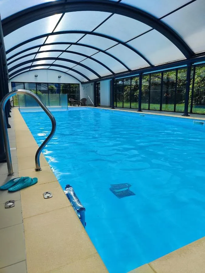 Ferienhaus für 4 Personen, mit Terrasse und Sauna sowie Pool - 1
