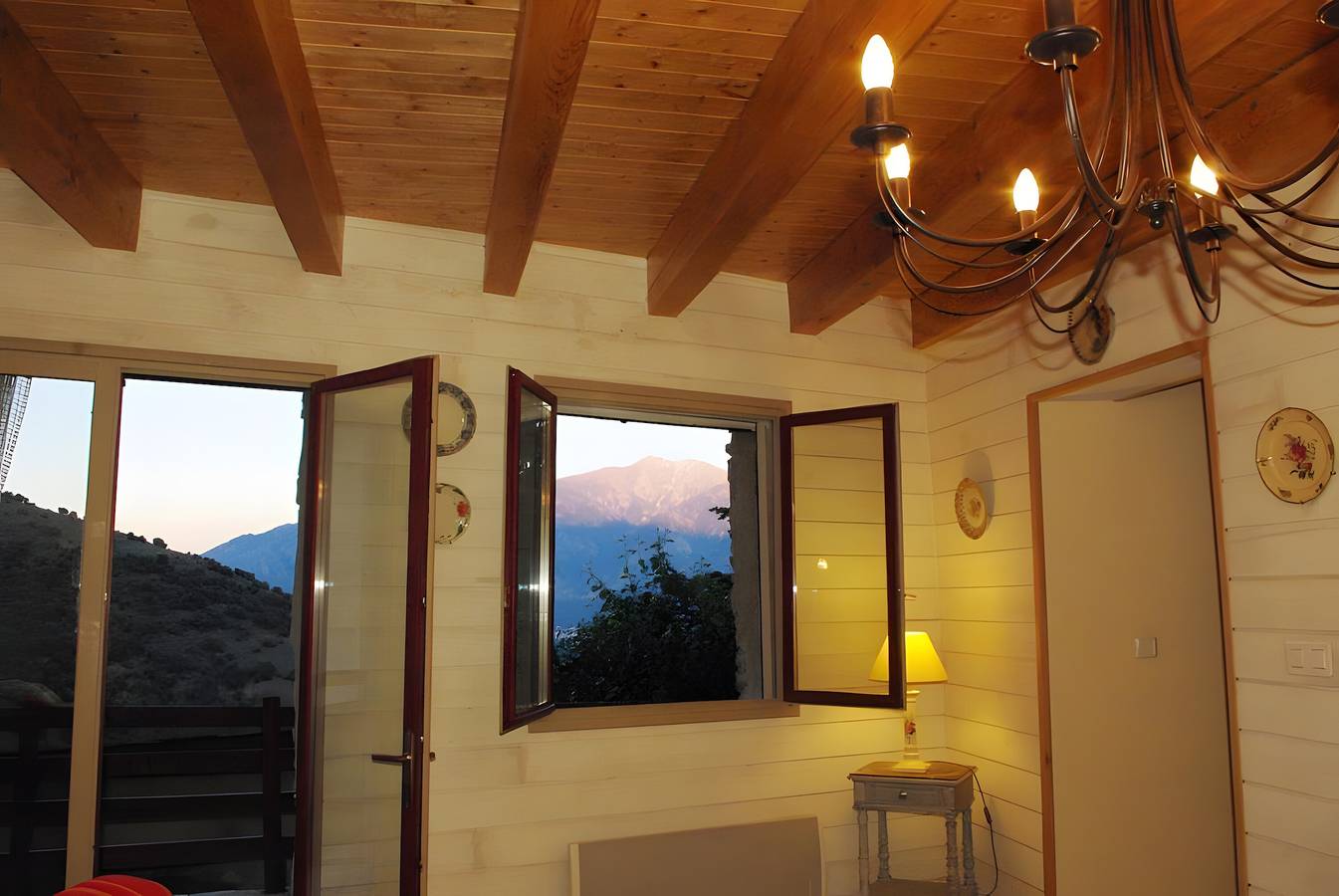 Gîte madres coronat balcon du canigou in Jujols, Parc naturel régional des Pyrénées catalanes
