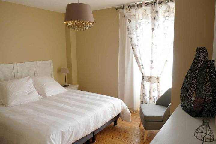 Location de vacances pour 6 personnes, avec jardin à Celle-Lévescault - 2