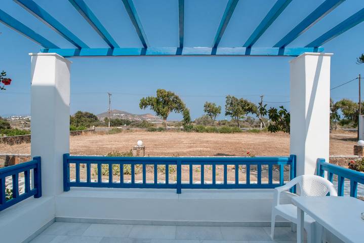 Location de vacances pour 3 personnes, avec balcon et jardin dans Naxos
