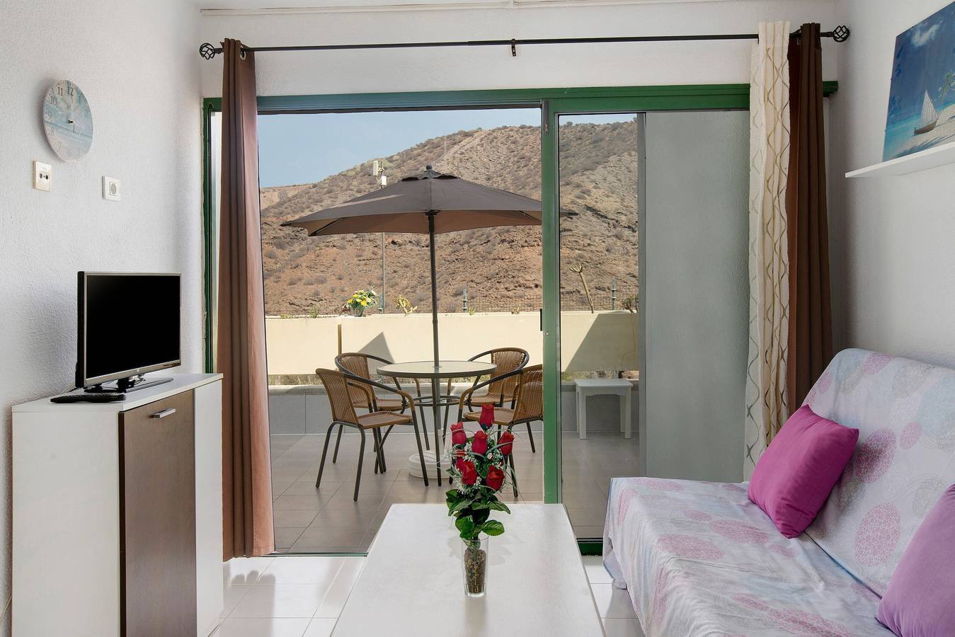 Entire apartment, Vacation Apartment "Silent Flat" with Mountain View, Pool & Terrace in Puerto Rico (Gran Canaria), Mogán