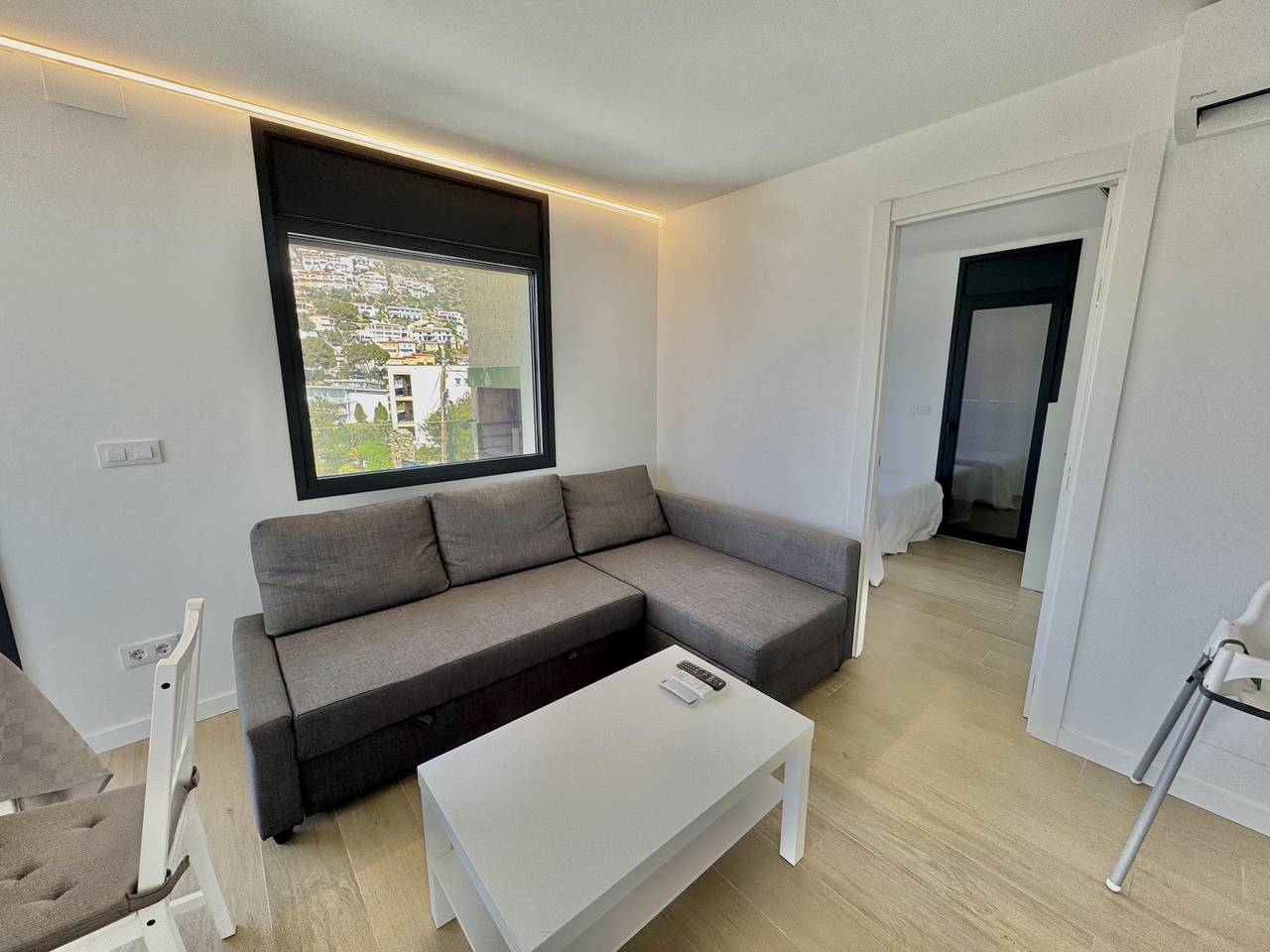 Apartamento vacacional entero, A15. Magníficas vistas y acceso directo a la playa in l'Almadrava, Roses