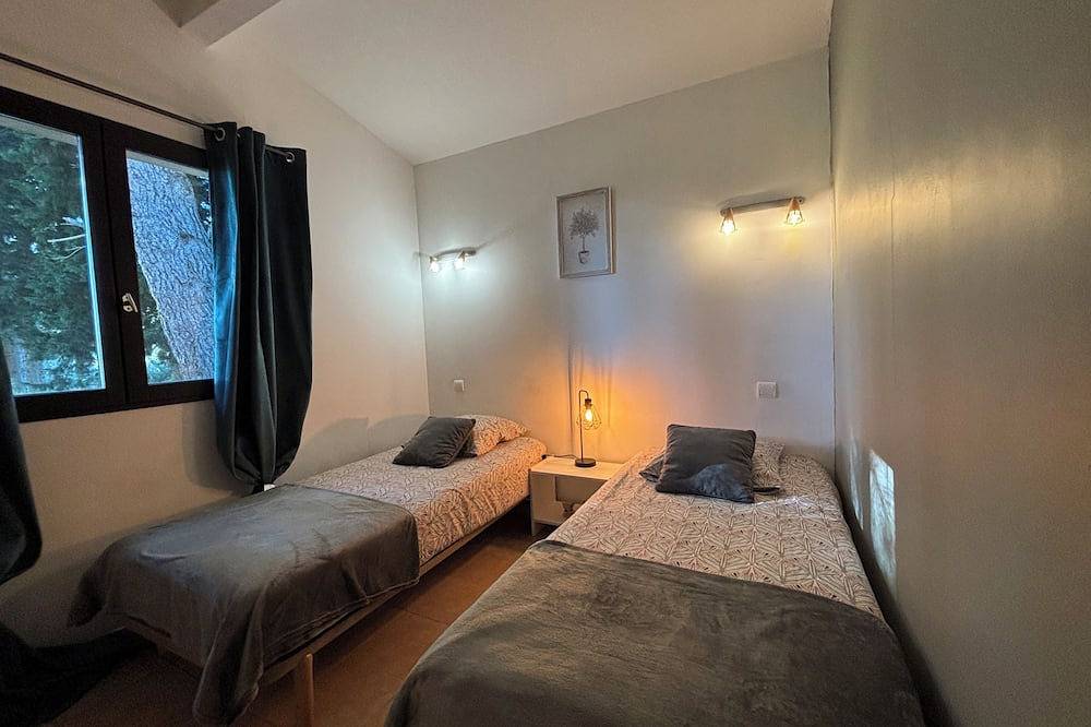 Gîte Alpilles 63m², 4 pers. air-conditioned, Swimming pool, Mas de la Meunerie in Fontvieille in Fontvieille, Arles und Umgebung