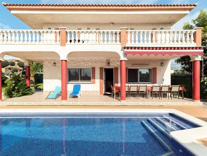 Chalet para 14 personas, con piscina y jardín - 1