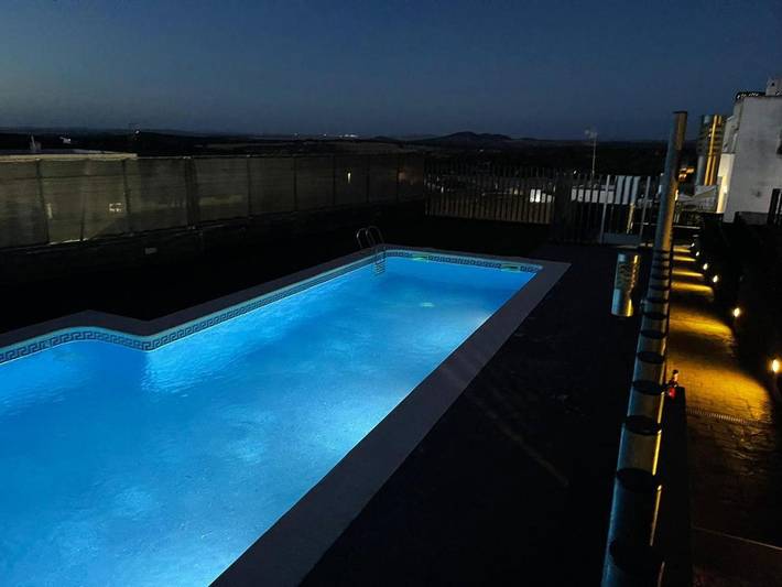 Gîte pour 5 personnes, avec terrasse et piscine à Segura de León