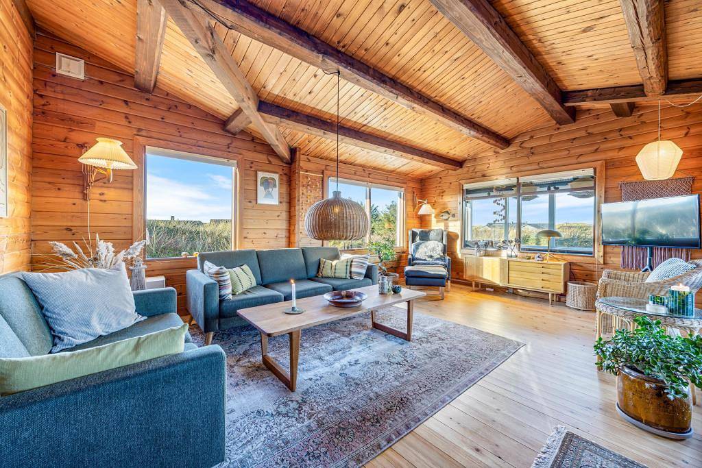 Cosy holiday home with covered terrace for 6 people in Søndervig, Holmsland Klit