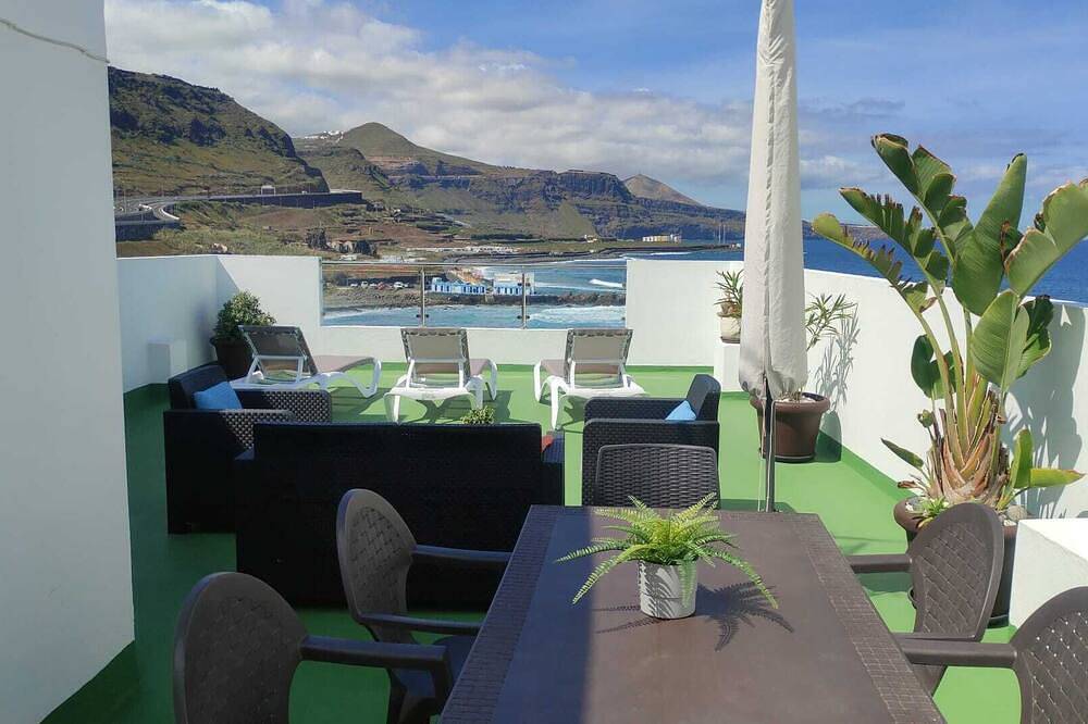 Housing, with 2 bedrooms, kitchen, bathroom, living room and solarium. in El Pagador, Moya
