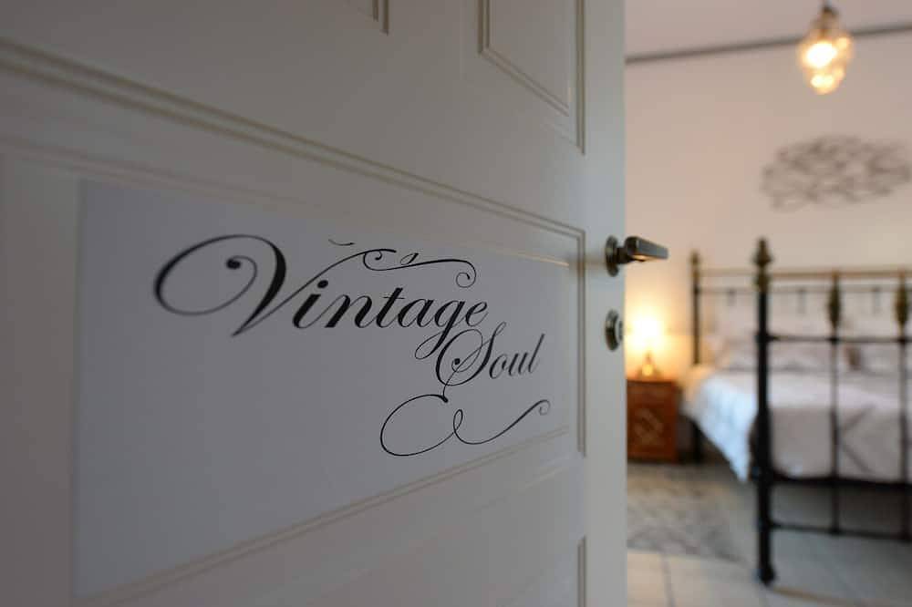 Spectacular 5-bedroom 6-bath Spetses villa with sweeping views and private pool in Spetses City, Spetses