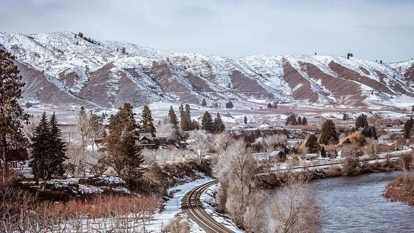 Hotel for 4 people, with hot tub and pool in Wenatchee