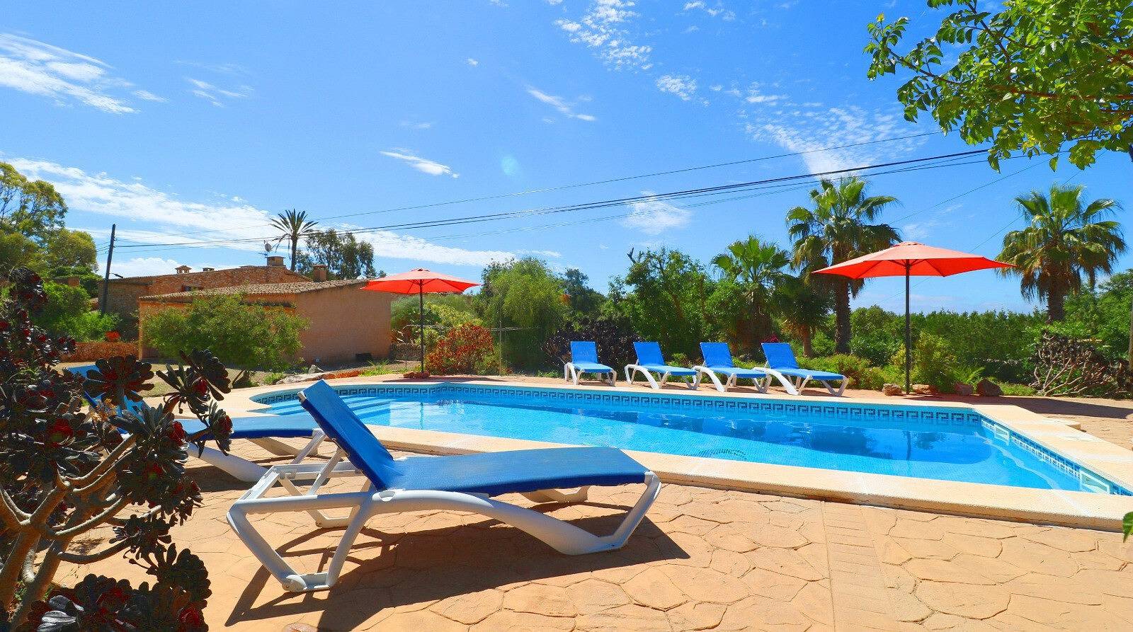 Finca "Can Cova" avec piscine privée et Wi-Fi in Es Llombards, Santanyí