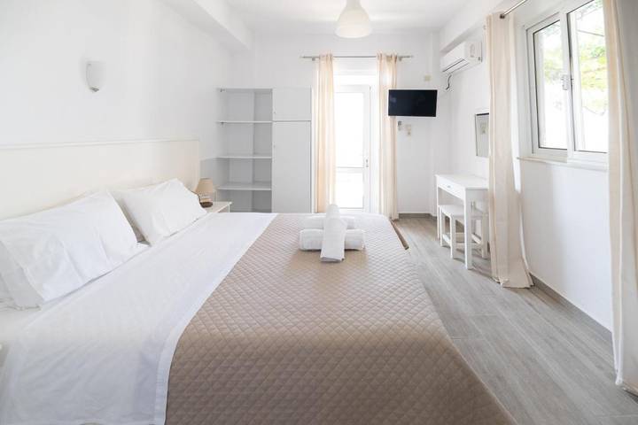 Apartament wakacyjny dla 2 osób, z widok i ogród oraz balkon w Himara