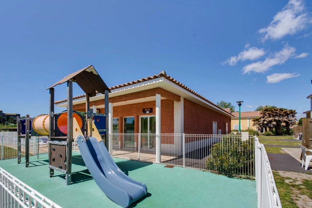 One-Bedroom House (6 Adults) in Colombiers, Côte d'Améthyste