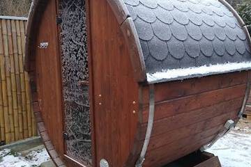 Blockhütte für 2 Personen, mit Whirlpool und Sauna sowie Garten und Terrasse in Wendisch Rietz