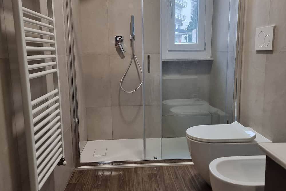 Ganze Wohnung, Two-Room Apartment with kitchen-Pavia-near the center in Pavia, Pavia Provinz