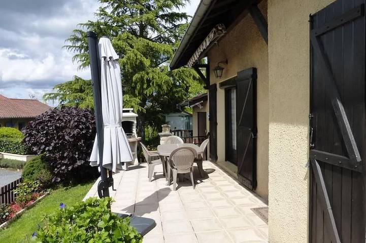 Location de vacances pour 4 personnes, avec jardin à Sain-Bel