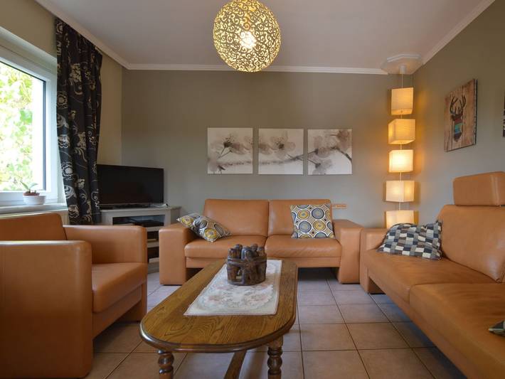 Location de vacances pour 12 personnes, avec jardin ainsi que balcon et sauna, adapté aux familles à Waimes - 3