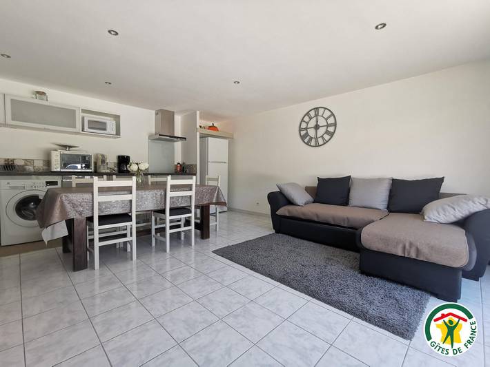 Gîte pour 4 personnes, avec jardin ainsi que piscine et terrasse dans l' Hérault - 2