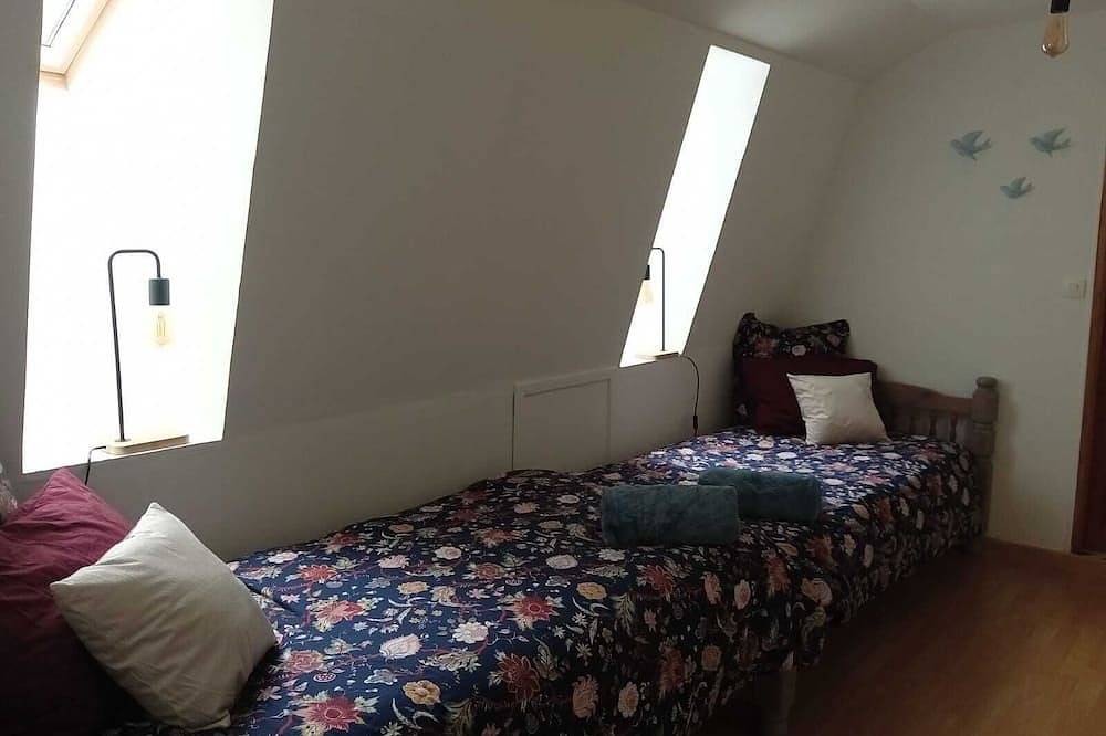 Le Charme Des Cerisiers - Gîte familial 3 étoiles avec spa privé et jardin . in Bouvigny-Boyeffles, Région de Lens