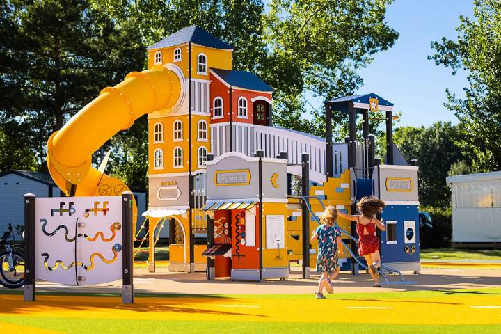 Camping für 6 Personen, mit Terrasse und Kinderpool in Royan - 4