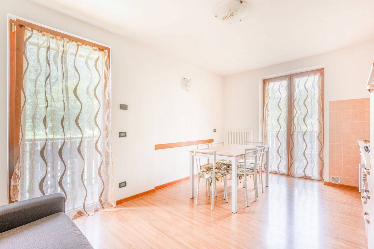 Ganze Wohnung, Residence Toli Pool mit beheizter Pool 30° in Pieve di Ledro, Ledro