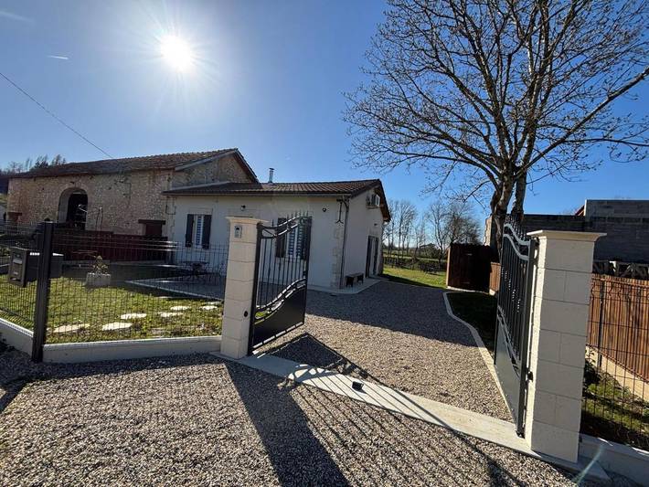 Location de vacances pour 4 personnes, avec jardin à Pessac-sur-Dordogne