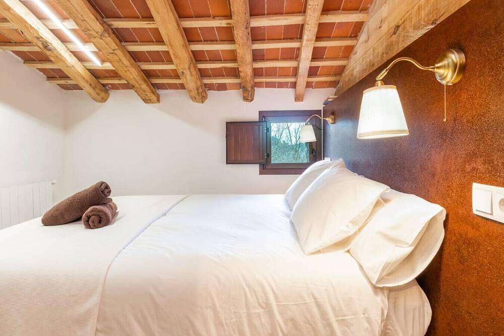 Relax Nature |8 P | Bbq | Wi-Fi | Pool | Foosball in Molló, Catalan Pyrenees