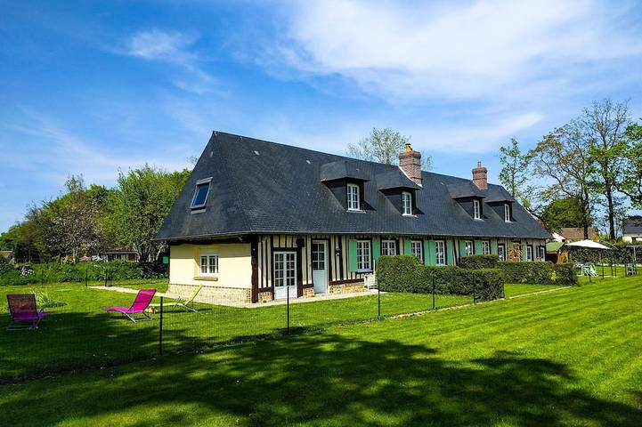 Gîte pour 4 personnes, avec jardin à Ocqueville