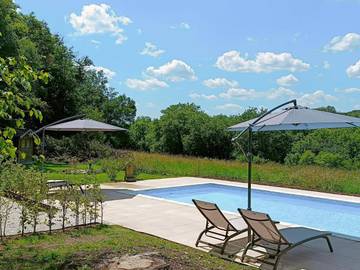 Tente pour 2 personnes, avec piscine et jardin ainsi que terrasse et vue dans le Lot