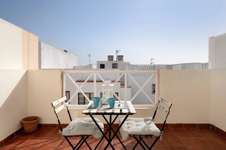 Ferienwohnung 'Luminoso Ático En Arrecife' mit privater Terrasse und Wlan in Arrecife, Lanzarote