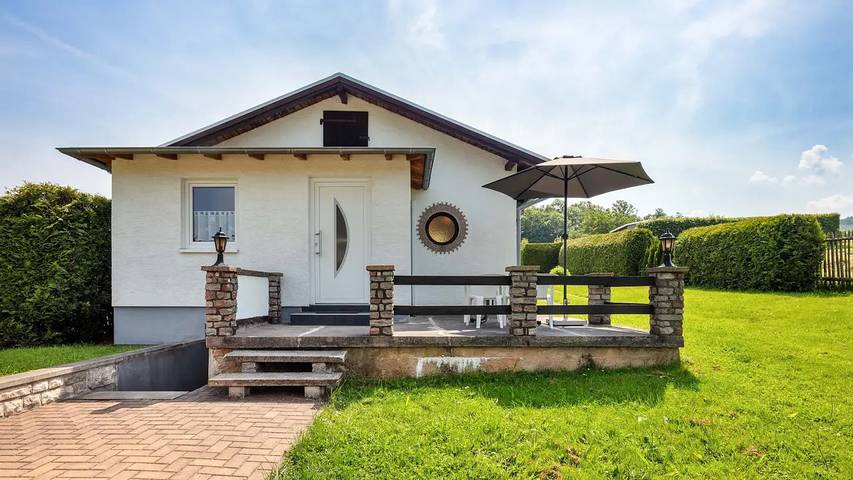 Ferienhaus für 3 Personen, mit Garten in Wartburg