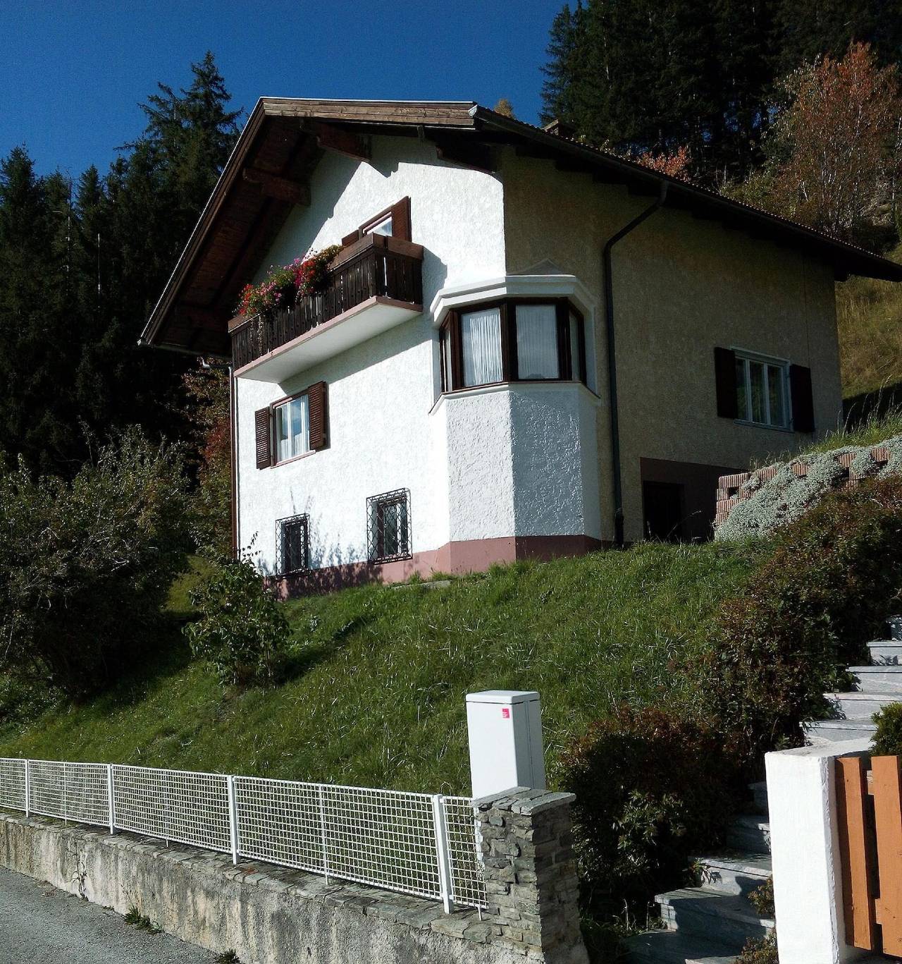 Entire holiday apartment, Holiday apartment in a quiet location on the edge of a forest in Navis, Innsbruck region