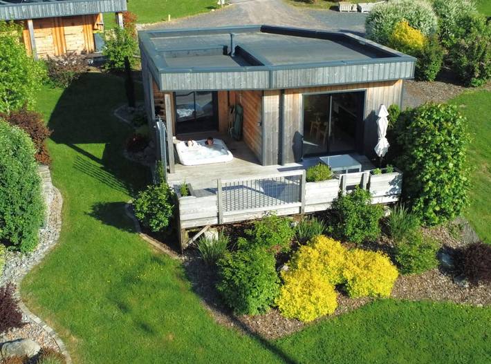 Gîte pour 3 personnes, avec jacuzzi ainsi que terrasse et jardin