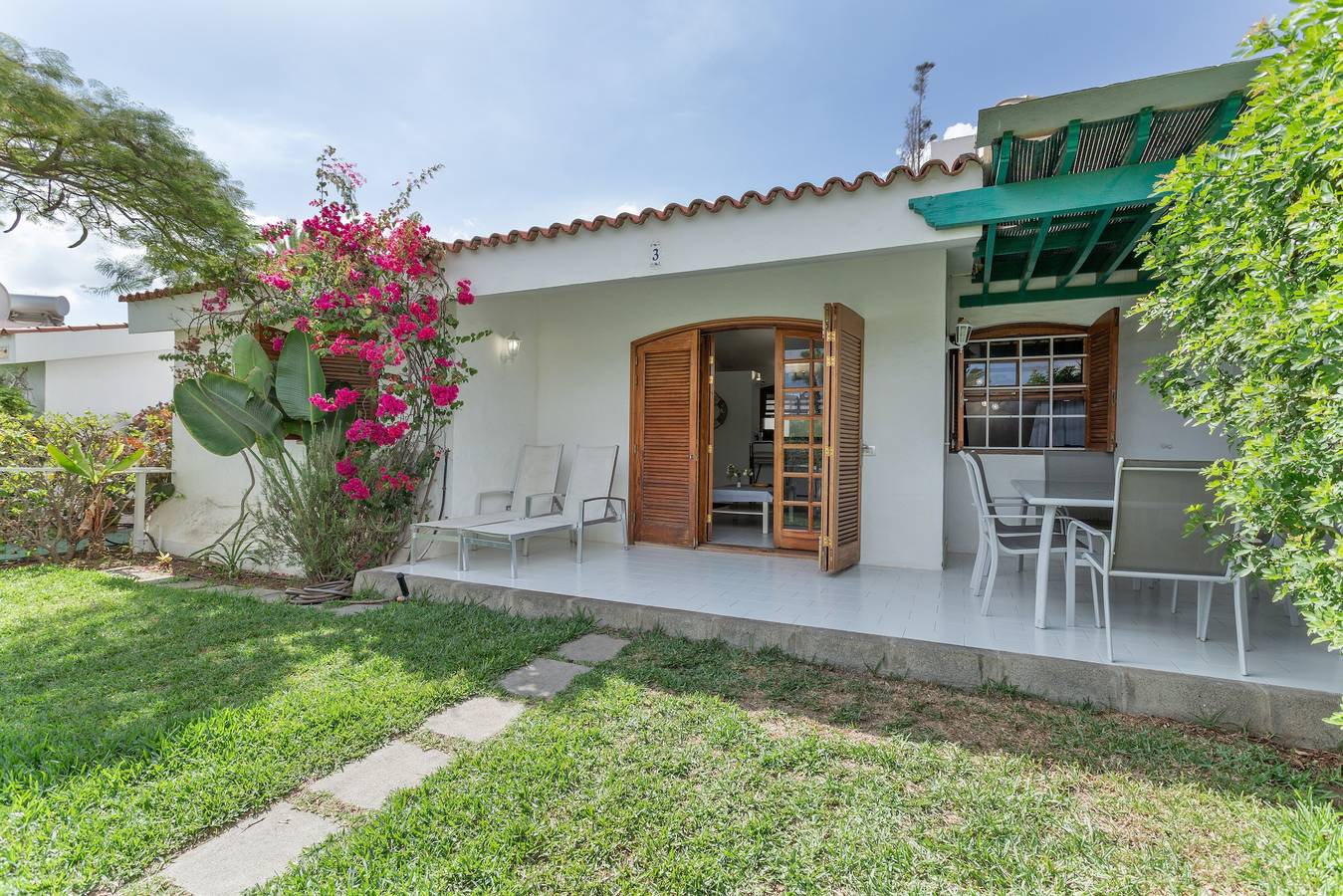 Maison de vacances « Superbe bungalow à Maspalomas » avec piscine partagée, terrasse privée et Wi-Fi in Campo Internacional, San Bartolomé de Tirajana
