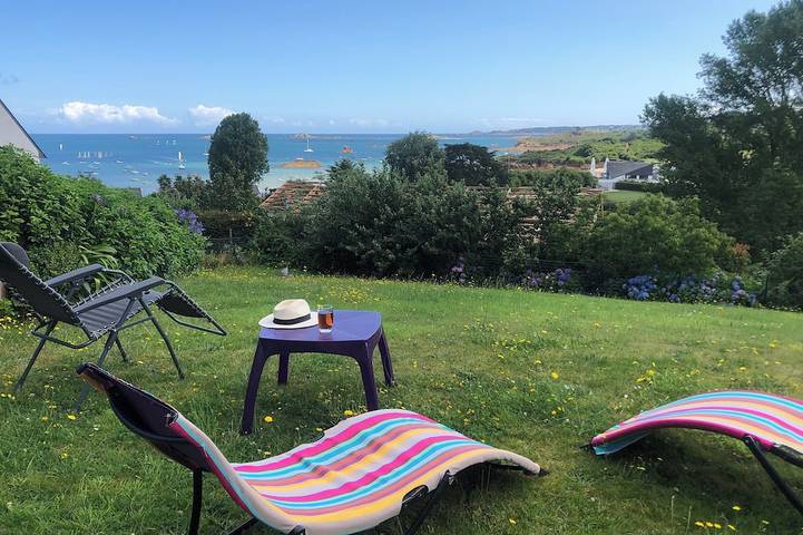Villa pour 13 personnes, avec jardin et terrasse à Carantec
