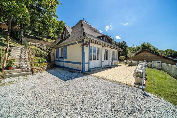 Ferienhaus für 2 Personen, mit Terrasse und Whirlpool sowie Garten und Ausblick