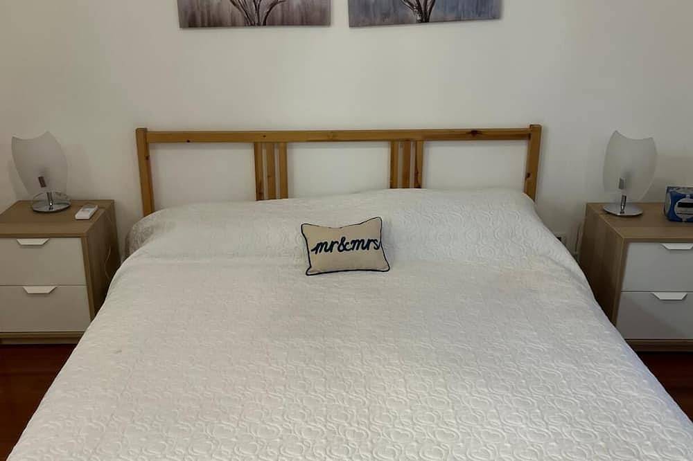 Spaziosa casa vicino al centro con giardino, forno a pizza, parcheggio privato in Sabaudia, Agro Pontino