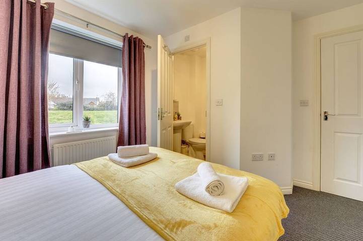 Ensuite/ Parking/ Wifi/ Netflix in Coventry, Birmingham Area