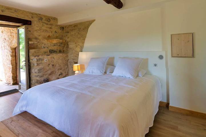 Location de vacances pour 27 personnes, avec jardin à Châteauneuf-Val-Saint-Donat - 2