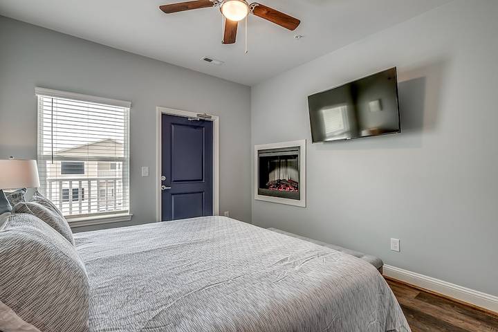 Vacation rental for 72 people, with hot tub and balcony in North Myrtle Beach